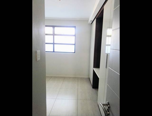 2 BEDROOM APARTMENT FOR SALE IN MENLO PARK